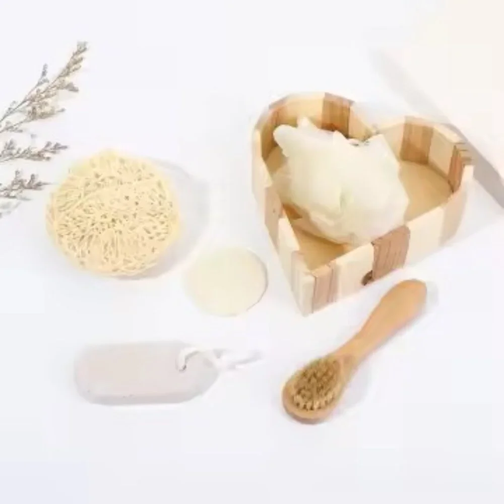 Heart-Shaped Bath Gift Set – Spa Essentials in Wooden Box
